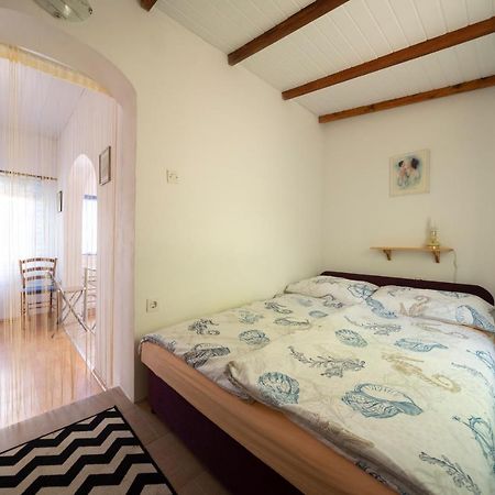 Studio Apartman Ema 2 Горни-Карин Экстерьер фото