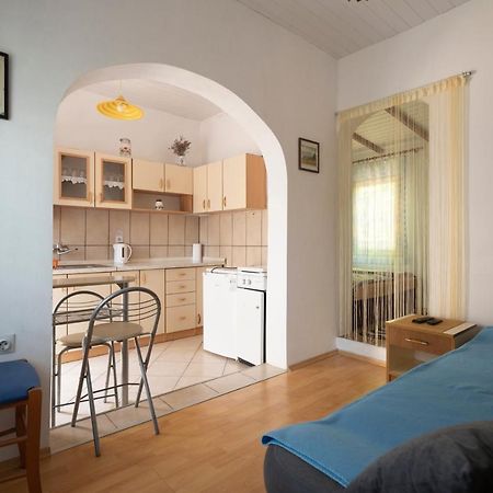 Studio Apartman Ema 2 Горни-Карин Экстерьер фото