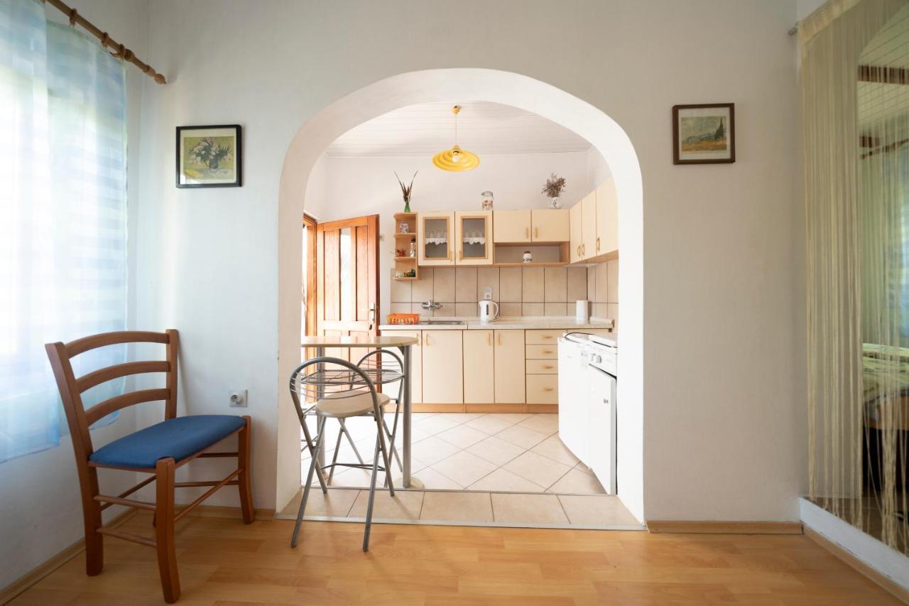 Studio Apartman Ema 2 Горни-Карин Экстерьер фото